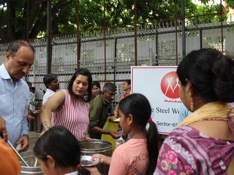 Free Food Service for Communities