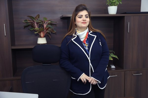 Mrs. Manmeet Singh Mainee